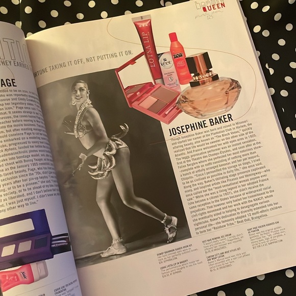 NYLON Magazine 2006 Avril Lavigne - Picture 3 of 14